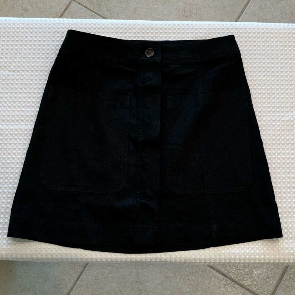 NWT Banana Republic Black Mini Skirt Classic Style (1-028)